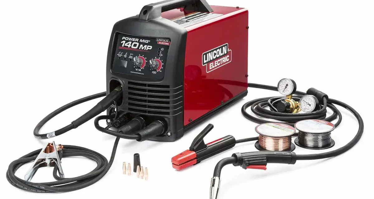 Spawarka Lincoln Electric Power MIG 140 MP to świetny wybór, jeśli zastanawiasz się, jaka spawarka do domu będzie najlepsza. Zestaw zawiera wszystko, co potrzebne do rozpoczęcia pracy.