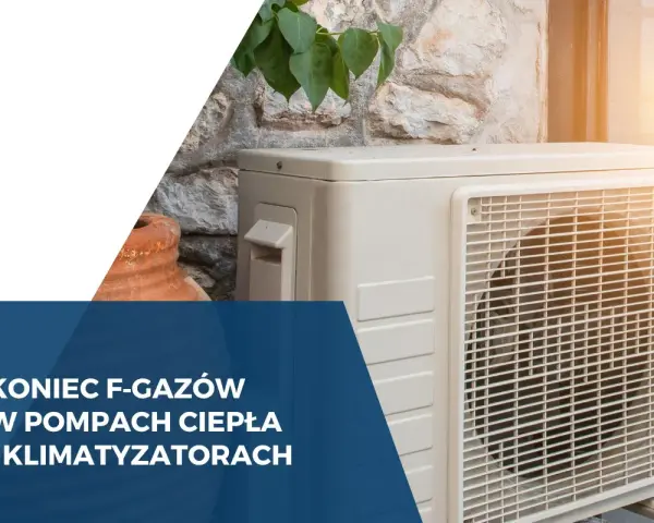 Koniec F-gazów w pompach ciepła i klimatyzatorach. Jednostka zewnętrzna klimatyzatora na tle kamiennej ściany.